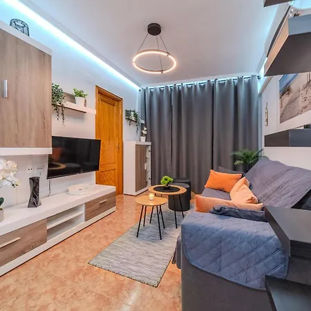 La Plaza Apartment *