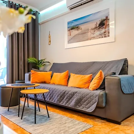 La Plaza Apartment *